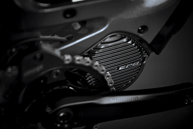 E-ONE SIXTY 700 MATT TITAN/BLACK S 41.5CM